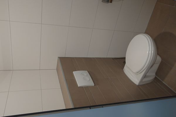 sanitair-3F3F779BF-7C6D-5AF8-63DB-BEE740DB4520.jpg